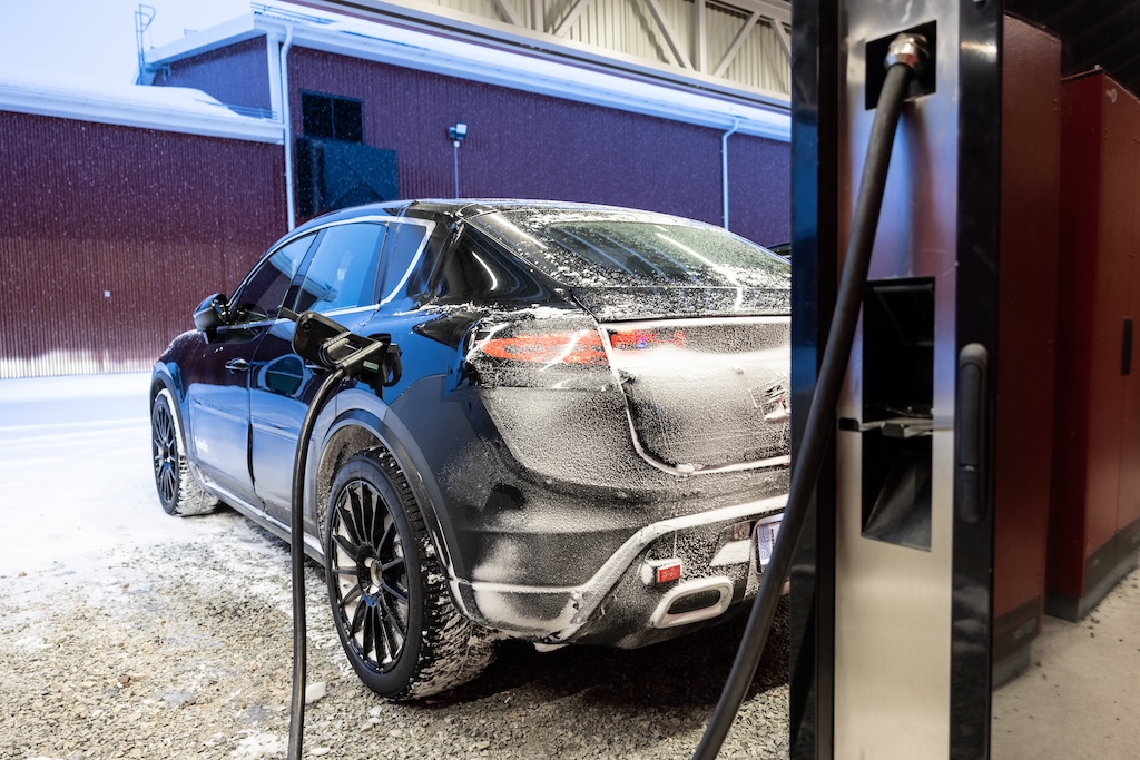 Testet i ekstreme omgivelser: Den elektriske Porsche Macan er på vej
(Foto: Porsche AG)